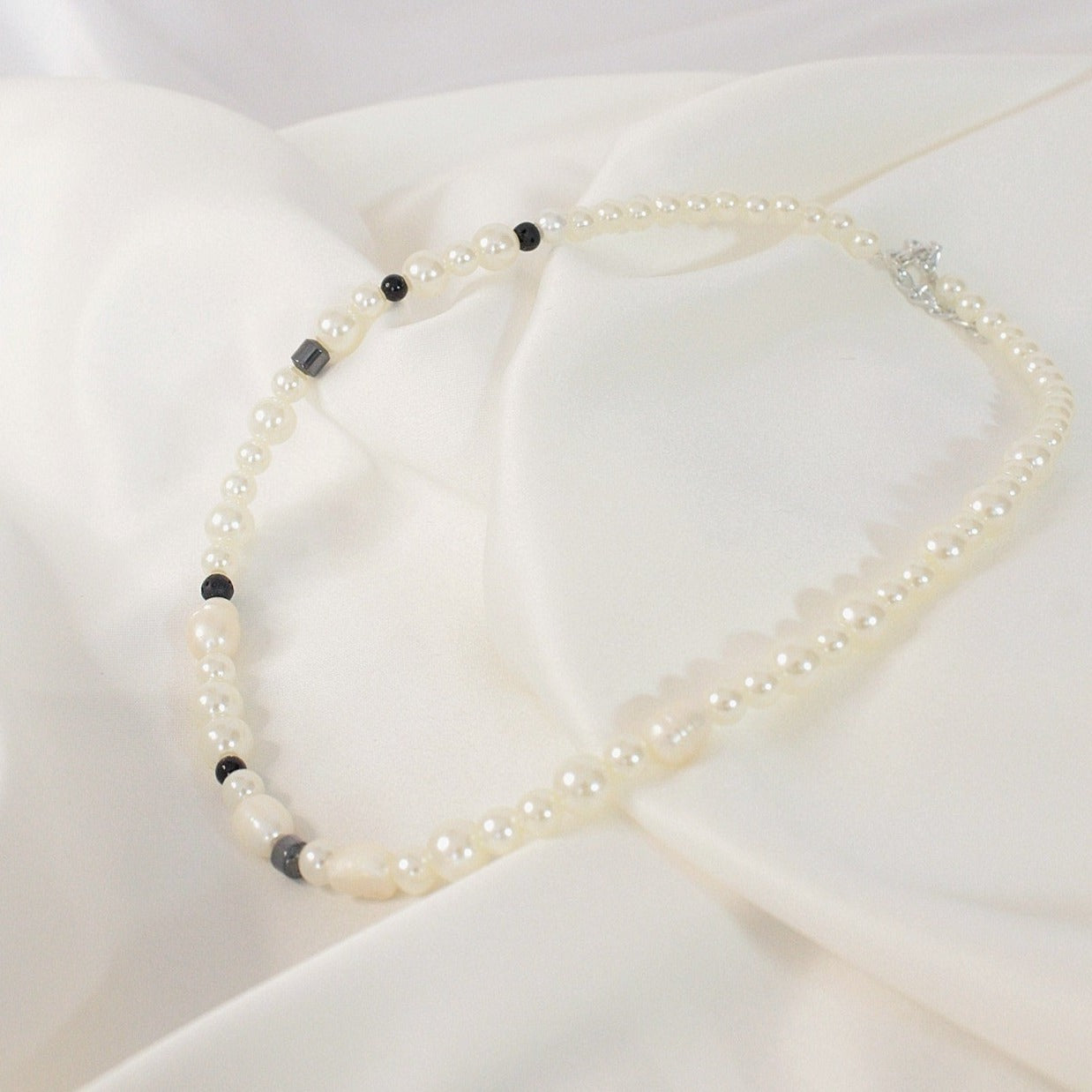 Collar de perlas para hombre, color blanco y negro, incluye CAJA DE REGALO, -15% de descuento en tu primera compra, envíos a todo México y entregas personales